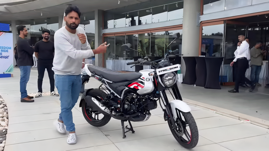 पहली बार ले कर आया CNG + पेट्रोल Bajaj Freedom 5-स्पीड गियरबॉक्स LCD स्क्रीन के साथ Bluetooth कनेक्टिविटी 2 पहली बार ले कर आया CNG + पेट्रोल Bajaj Freedom 5-स्पीड गियरबॉक्स LCD स्क्रीन के साथ Bluetooth कनेक्टिविटी