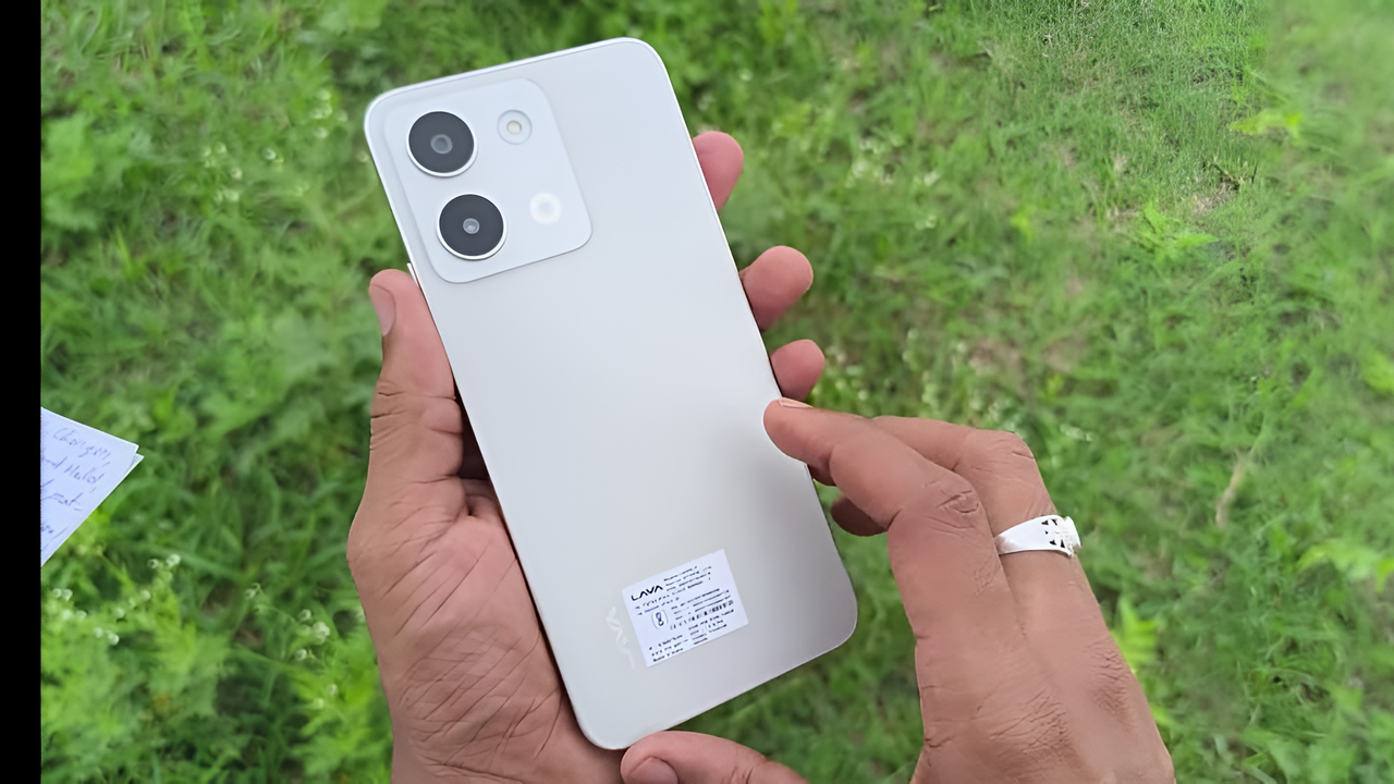 स्मार्टफोन खरीदना हो तो Lava Storm Lite 5G एक बैहतरिंग विकल्प डुअल कैमरा 50MP 5000mAh, 18W टाइप-C फास्ट चार्जिंग के साथ