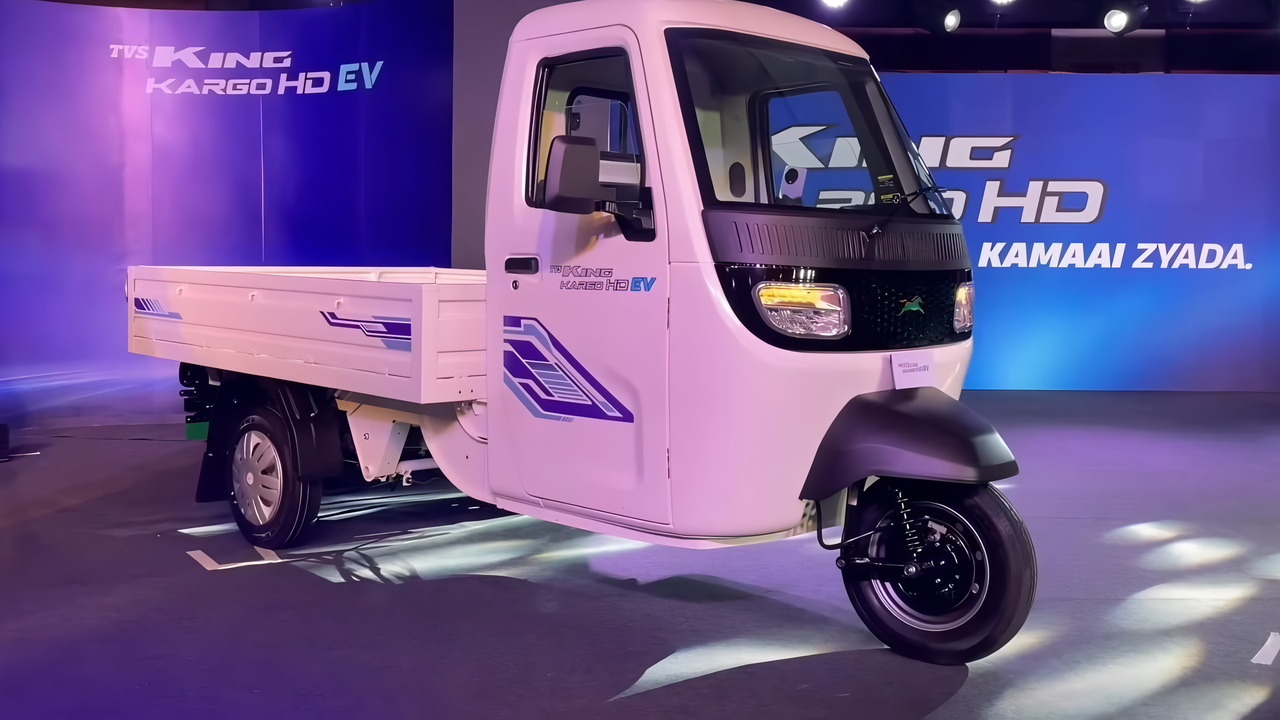 अपने बिजनेस को आगे बढ़ाने के लिए ले कर आये TVS King Kargo HD EV 200 किमी की लम्बी रेंज 6 साल की वारंटी टॉप स्पीड60 किमी/घंटा