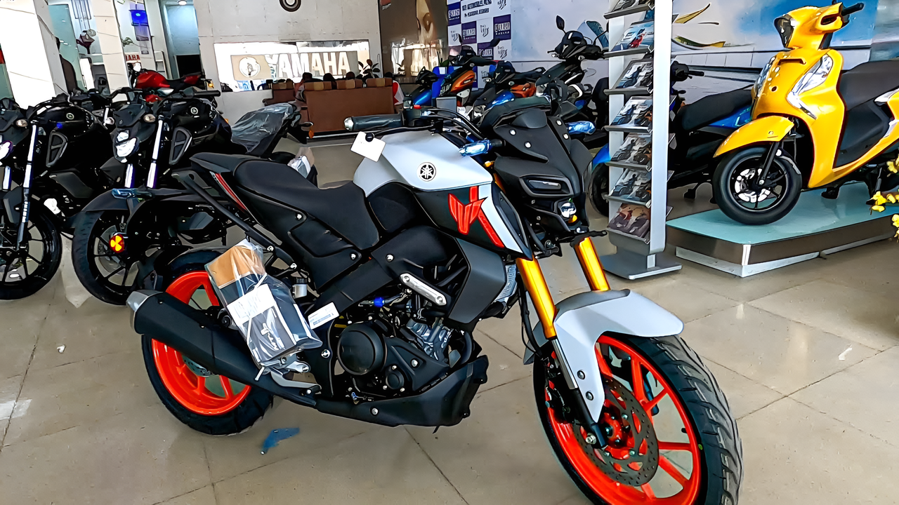 लवर के लिए आया YAMAHA MT-15 155CC बाइक 66KM रेंज 6 गियर TFT डिस्प्ले डिस्क ब्रेक ABS ब्लूटूथ कनेक्टिविटी 1 लवर के लिए आया YAMAHA MT-15 155CC बाइक 66KM रेंज 6 गियर TFT डिस्प्ले डिस्क ब्रेक ABS ब्लूटूथ कनेक्टिविटी