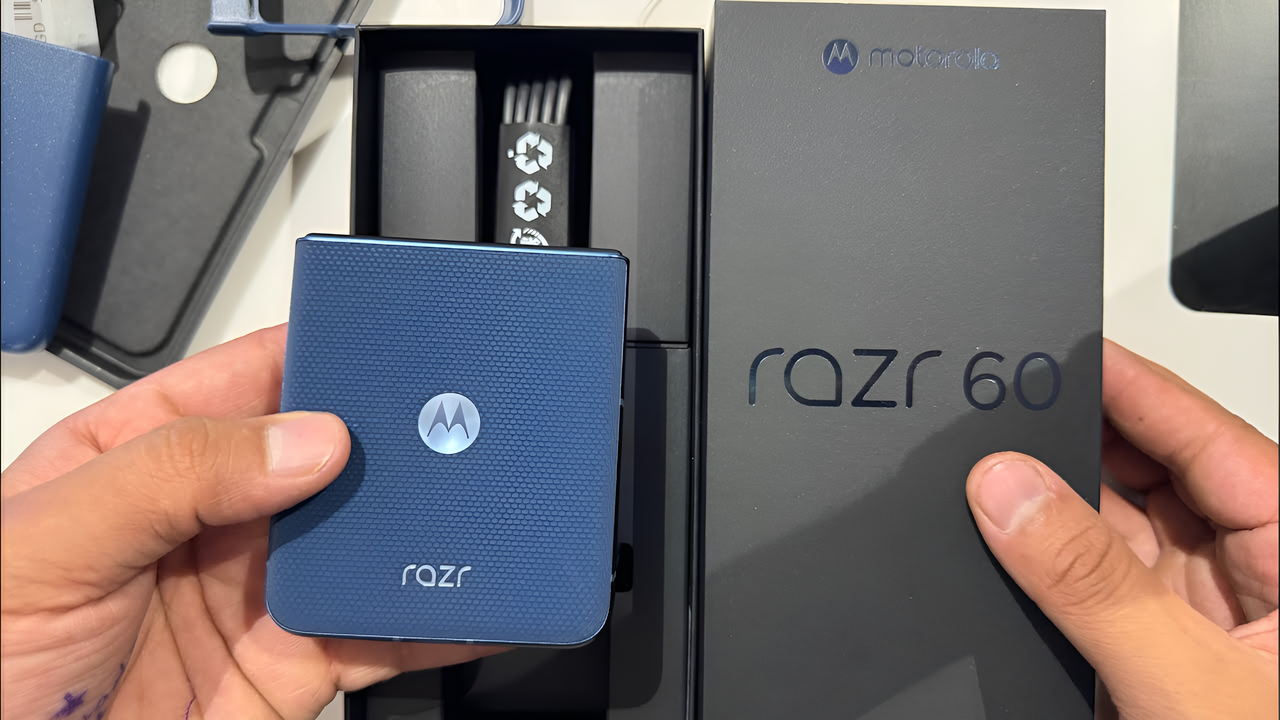 आमिर लोगो के लिए Motorola कंपनी ने फोल्डिंग स्मार्टफोन लेकर आया 25GB रैम 5TB 900MP कैमरा 15,000mAh 8 आमिर लोगो के लिए Motorola कंपनी ने फोल्डिंग स्मार्टफोन लेकर आया 25GB रैम 5TB 900MP कैमरा 15,000mAh