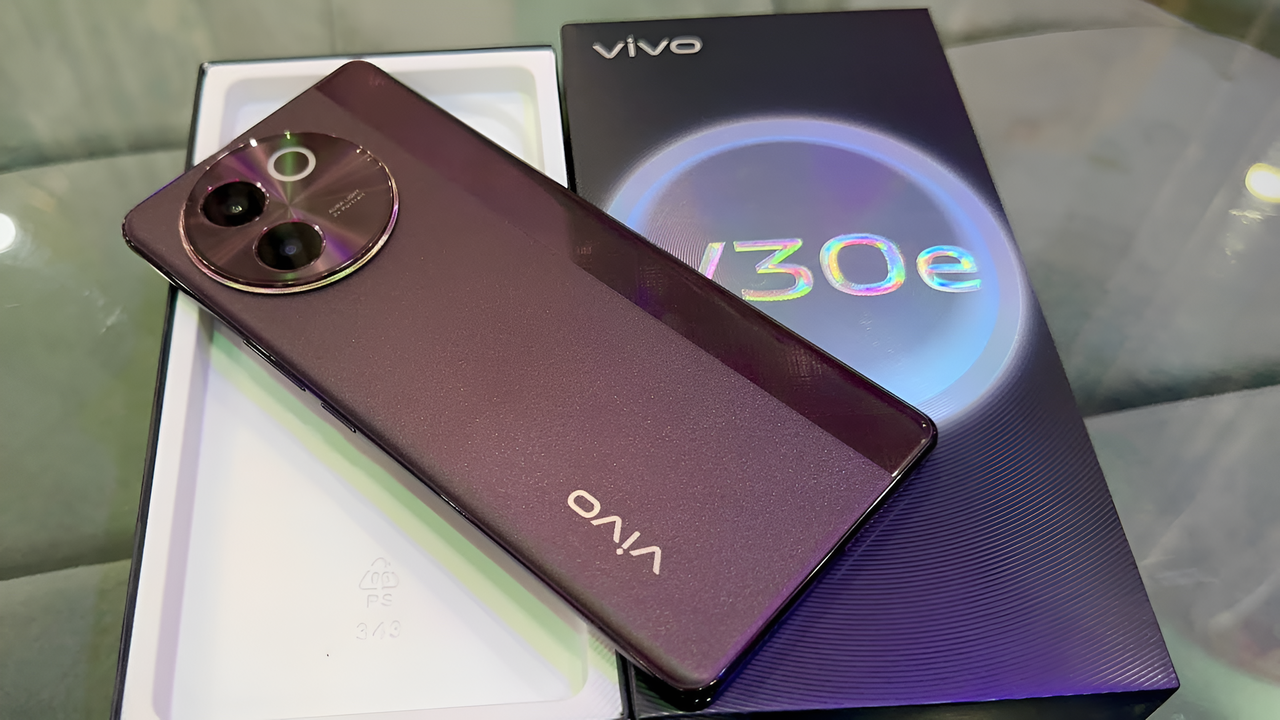 Vivo कंपनी ने लोगो की जरूरतों को ध्यान में रखा कर स्मार्टफोन लॉन्च किया इसमें 12GB 528GB और 82MP कैमरा 9 Vivo कंपनी ने लोगो की जरूरतों को ध्यान में रखा कर स्मार्टफोन लॉन्च किया इसमें 12GB 528GB और 82MP कैमरा