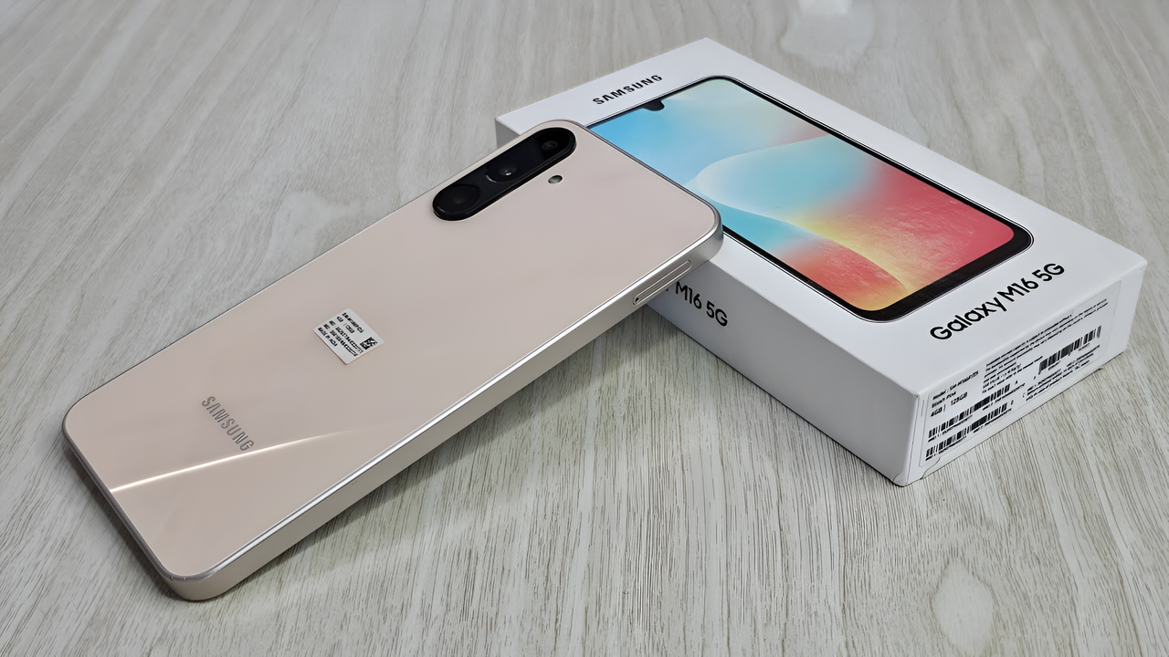 Samsung लेकर आया बहुत ही शानदार स्मार्टफोन Galaxy M16 5G दमदार लुक हाई पवार कैमरा बैटरी भी अधिक पवार फूल 1 Samsung लेकर आया बहुत ही शानदार स्मार्टफोन Galaxy M16 5G दमदार लुक हाई पवार कैमरा बैटरी भी अधिक पवार फूल